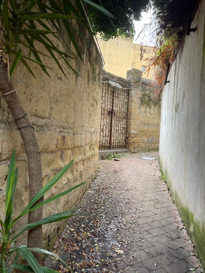 Residenza Chiaia Bed & Breakfast Napoli Dış mekan fotoğraf